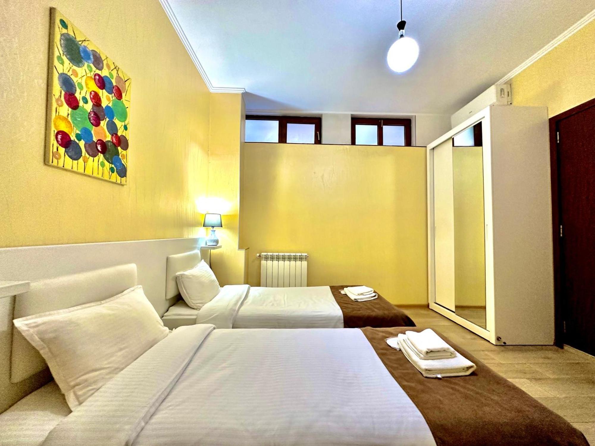 Hotel Four Brothers Tbilisi ภายนอก รูปภาพ