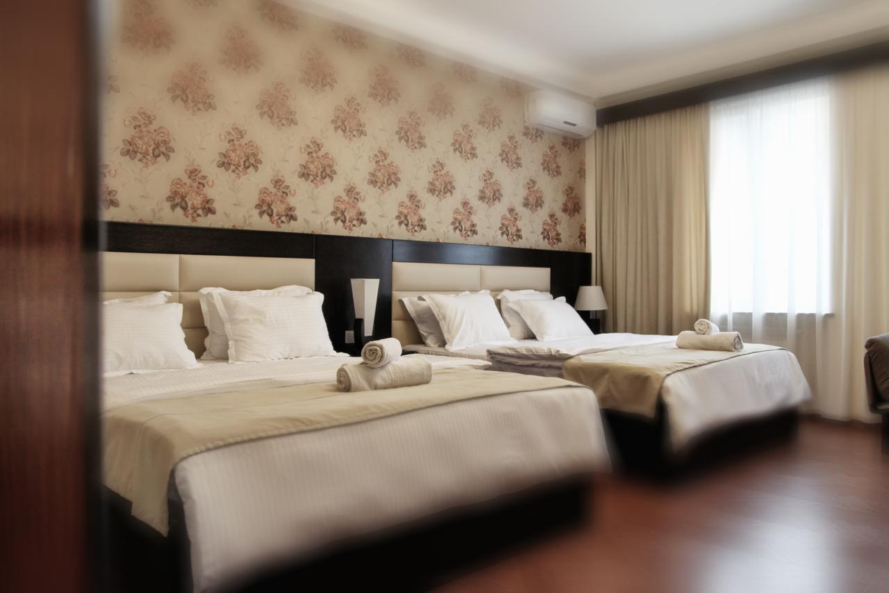 Hotel Four Brothers Tbilisi ภายนอก รูปภาพ