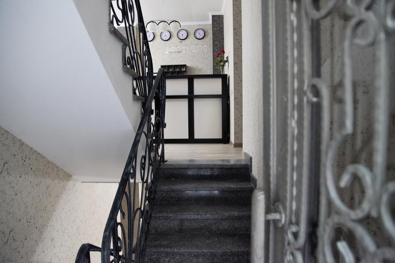 Hotel Four Brothers Tbilisi ภายนอก รูปภาพ