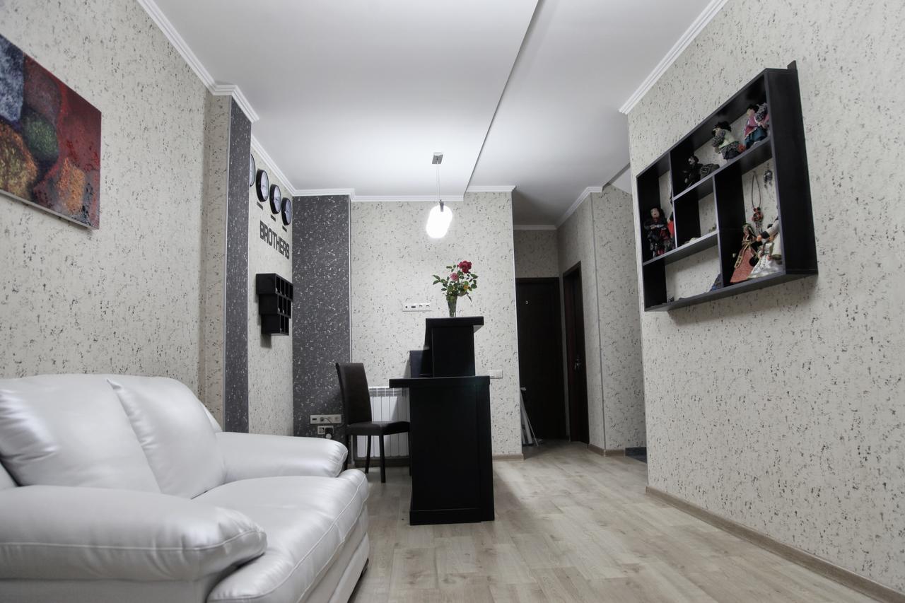Hotel Four Brothers Tbilisi ภายนอก รูปภาพ