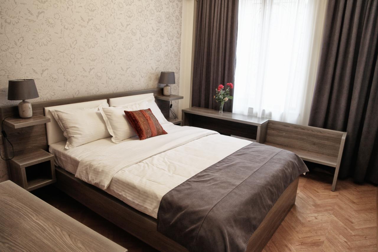 Hotel Four Brothers Tbilisi ภายนอก รูปภาพ