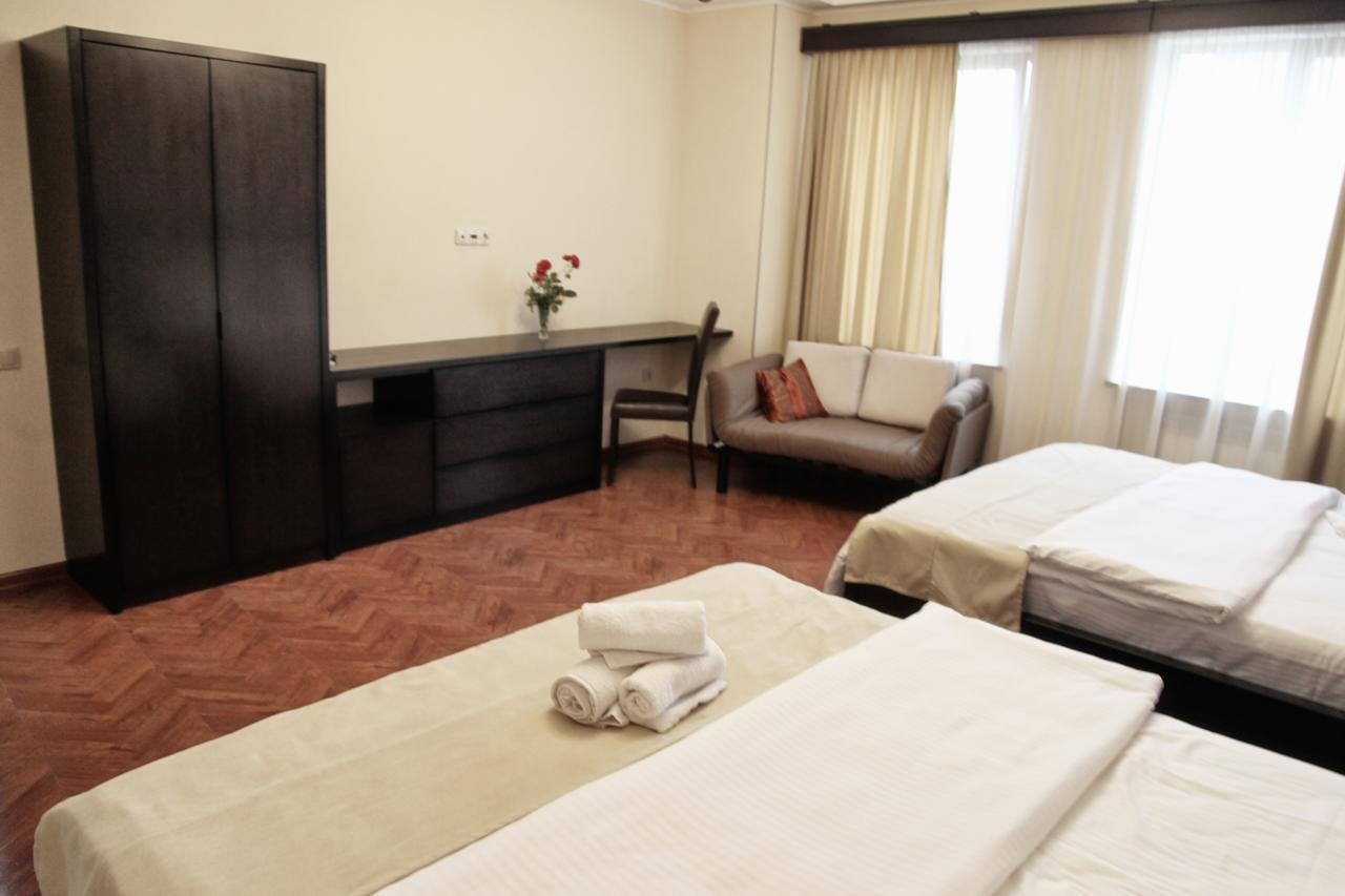 Hotel Four Brothers Tbilisi ภายนอก รูปภาพ