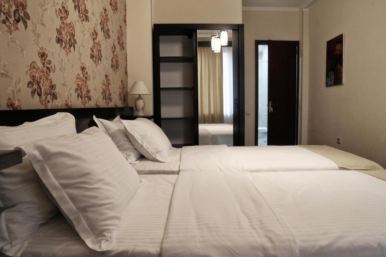 Hotel Four Brothers Tbilisi ภายนอก รูปภาพ