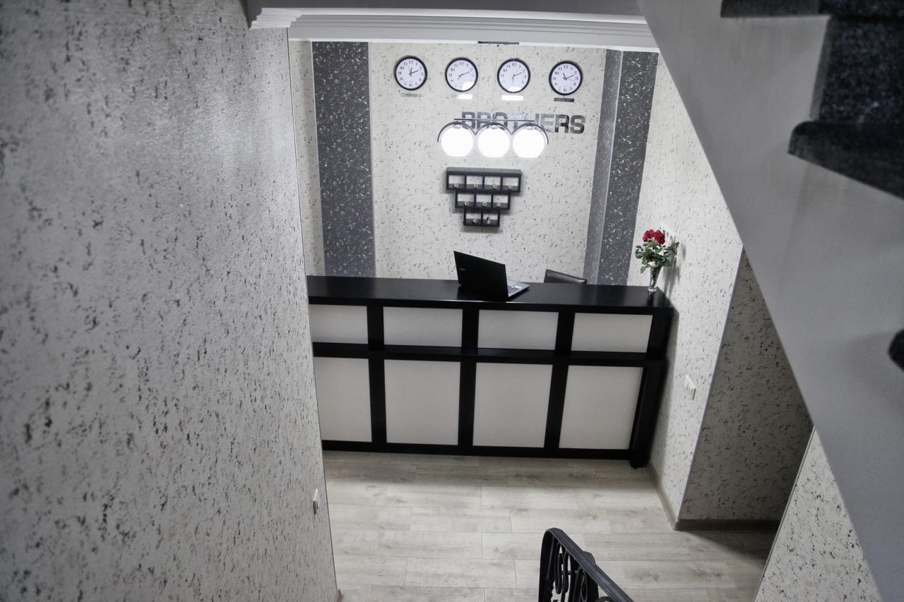 Hotel Four Brothers Tbilisi ภายนอก รูปภาพ