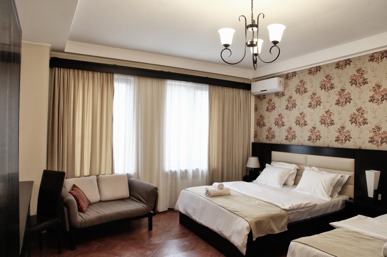 Hotel Four Brothers Tbilisi ภายนอก รูปภาพ