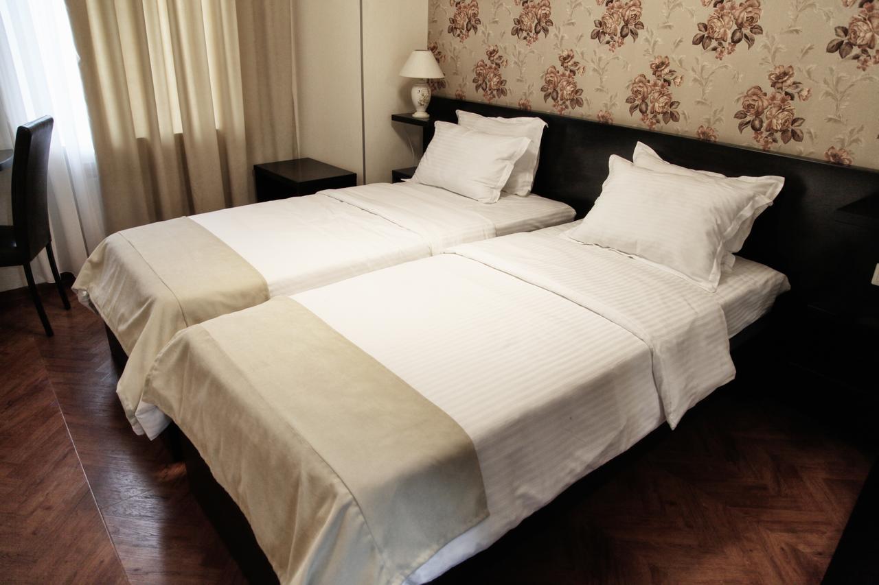 Hotel Four Brothers Tbilisi ภายนอก รูปภาพ