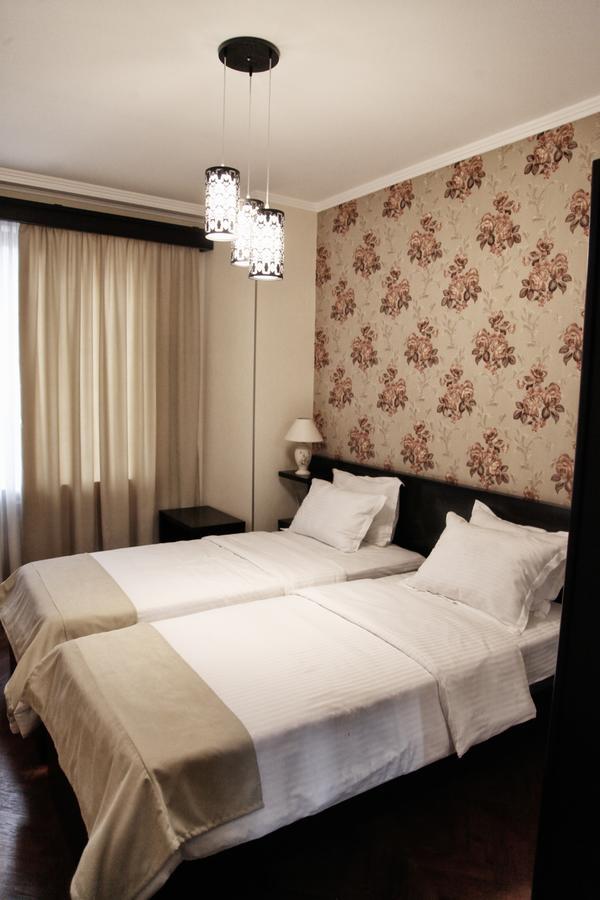 Hotel Four Brothers Tbilisi ภายนอก รูปภาพ