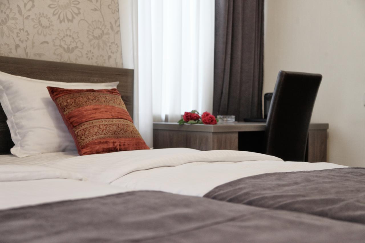 Hotel Four Brothers Tbilisi ภายนอก รูปภาพ