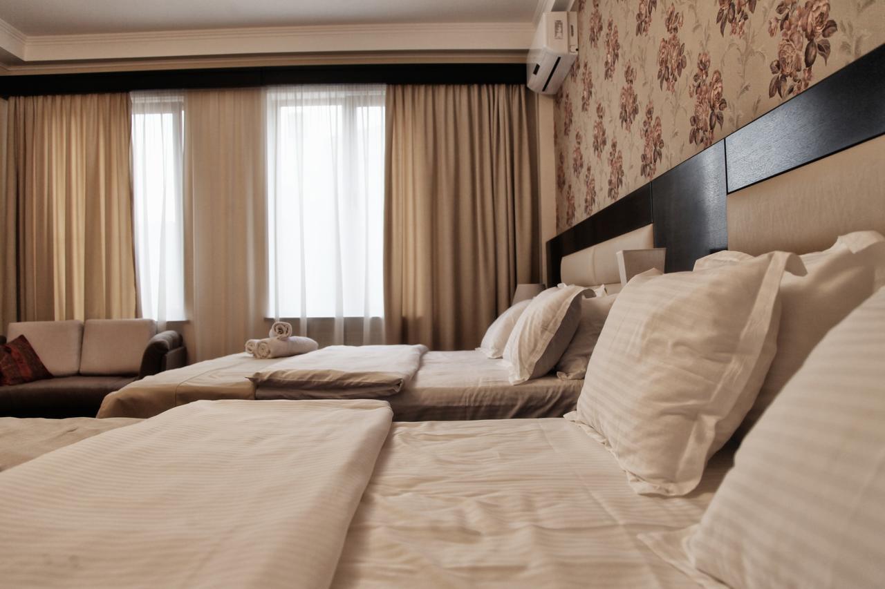 Hotel Four Brothers Tbilisi ภายนอก รูปภาพ