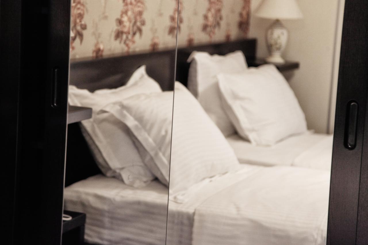Hotel Four Brothers Tbilisi ภายนอก รูปภาพ